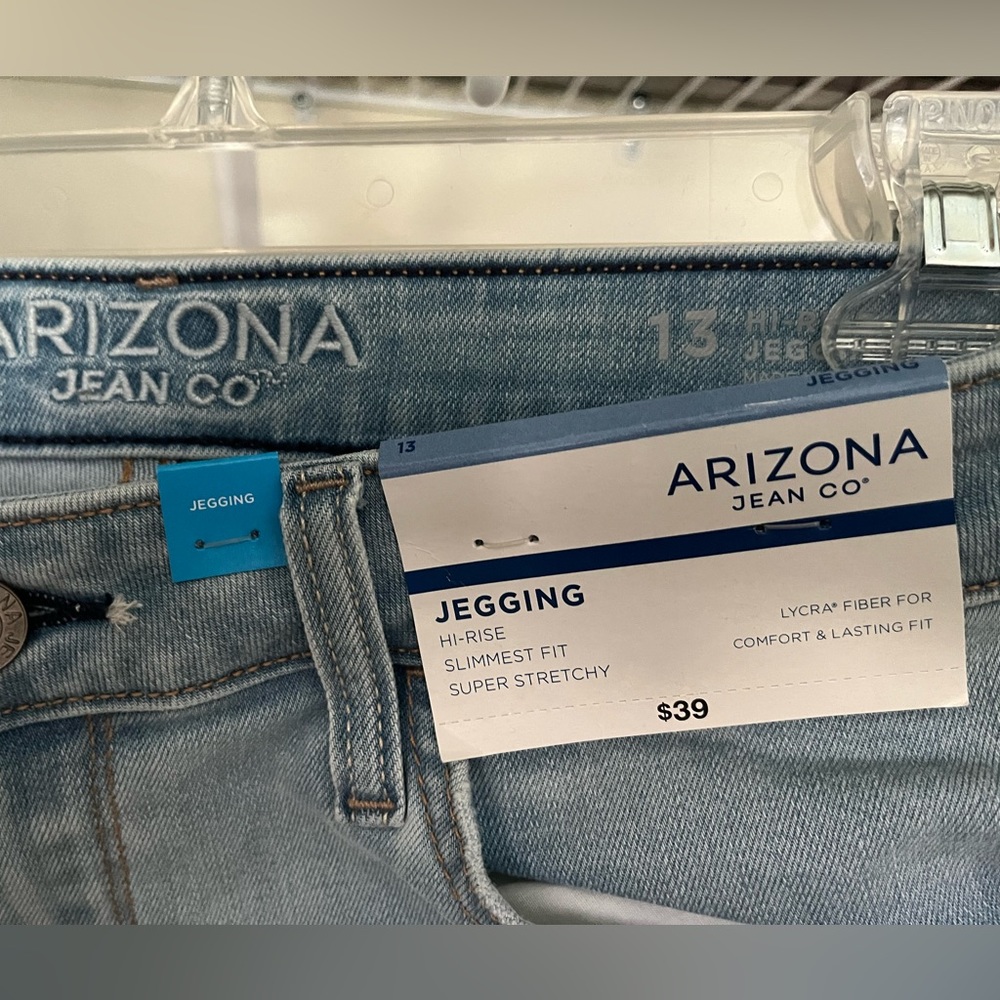 Arizona brand Jeggin, size 13, hi-rise, slim fit, summer stretchy.